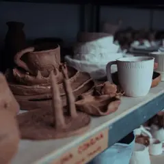 Warsztaty ceramiczne Warszawa: Jak wybrać idealny kurs?