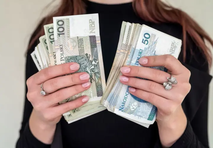 Honorowy Profesor Oświaty: Pieniądze czy Prestiż? Sprawdź fakty!