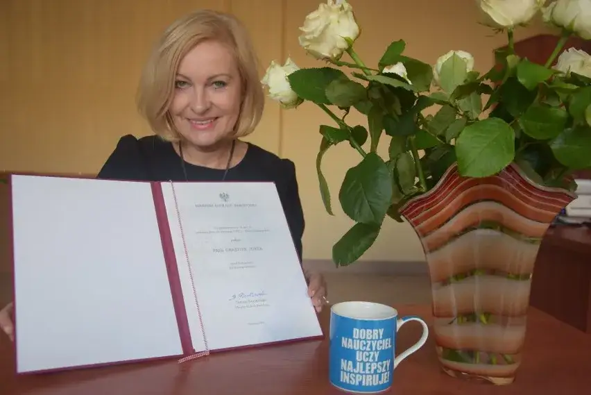 Honorowy Profesor Oświaty dyplom nagroda